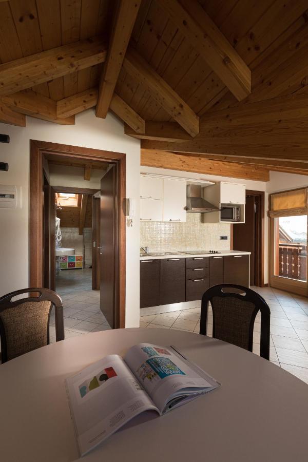 Chalet Kiara - Appartamenti Abar Livigno Exterior photo