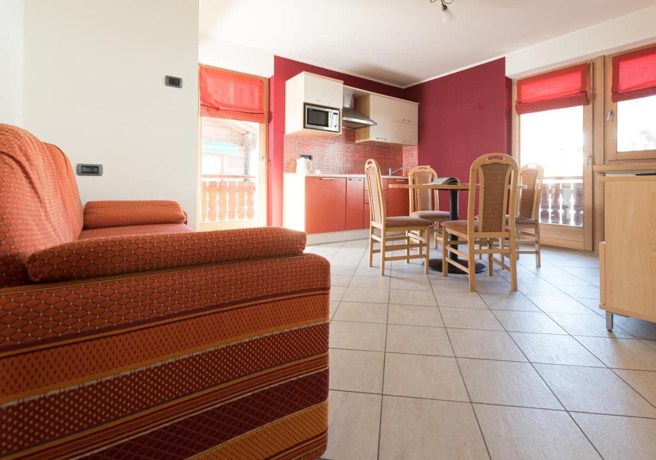 Chalet Kiara - Appartamenti Abar Livigno Exterior photo