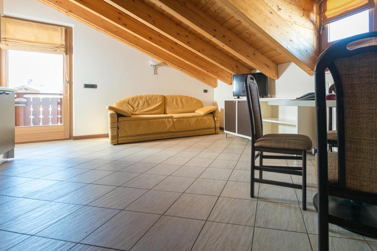 Chalet Kiara - Appartamenti Abar Livigno Exterior photo