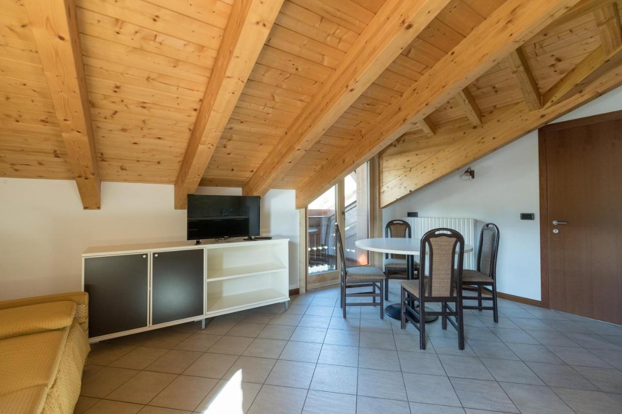 Chalet Kiara - Appartamenti Abar Livigno Exterior photo